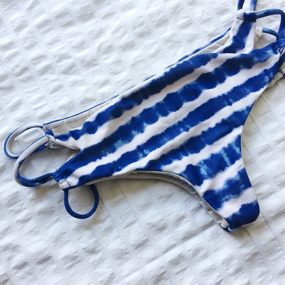 ACACIA Kauai Bottoms in Pacific Tides, S