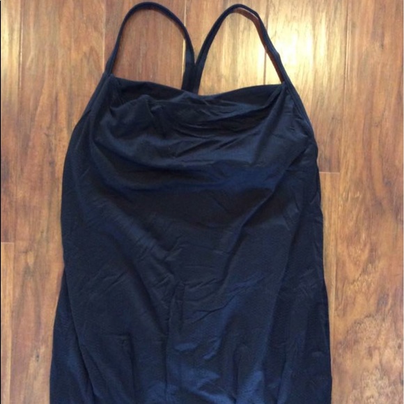 Lululemon workout top - Picture 1 of 2