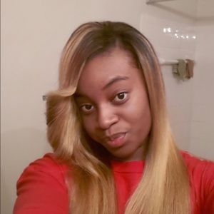 Meet your Posher, Shadecia