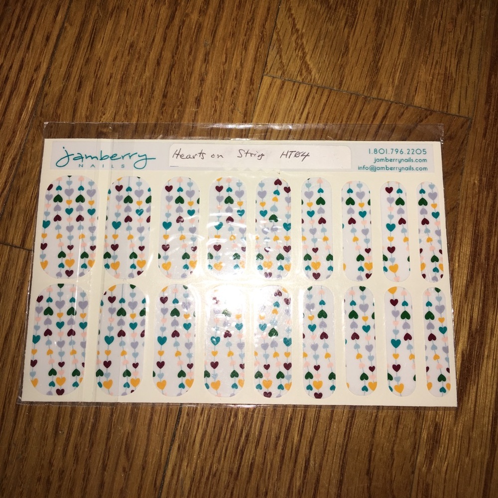 Jamberry Nail Set "Hearts on String"