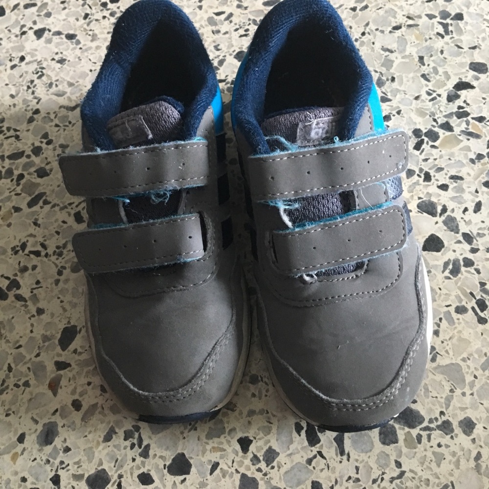 Boys toddler shoes. Adidas.