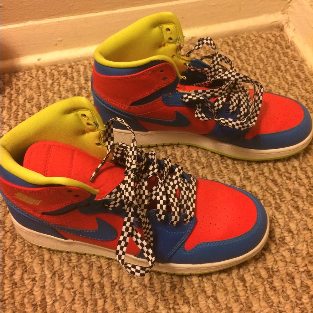 Sneakers