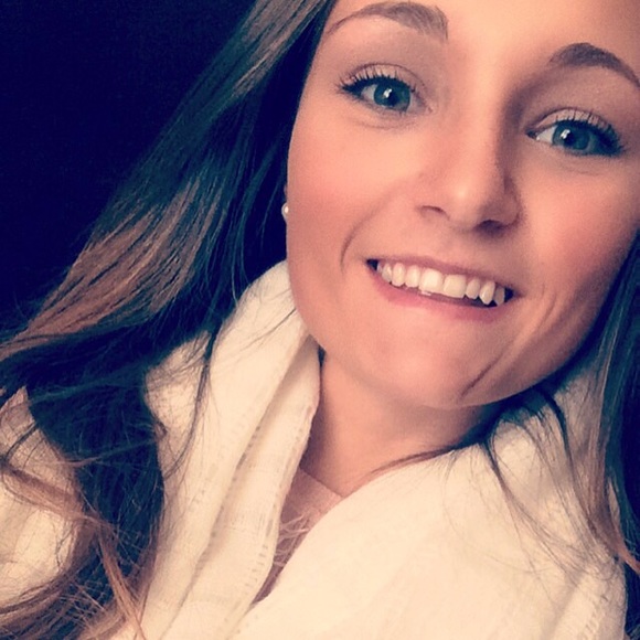 Meet your Posher, Christina - Picture 1 of 1