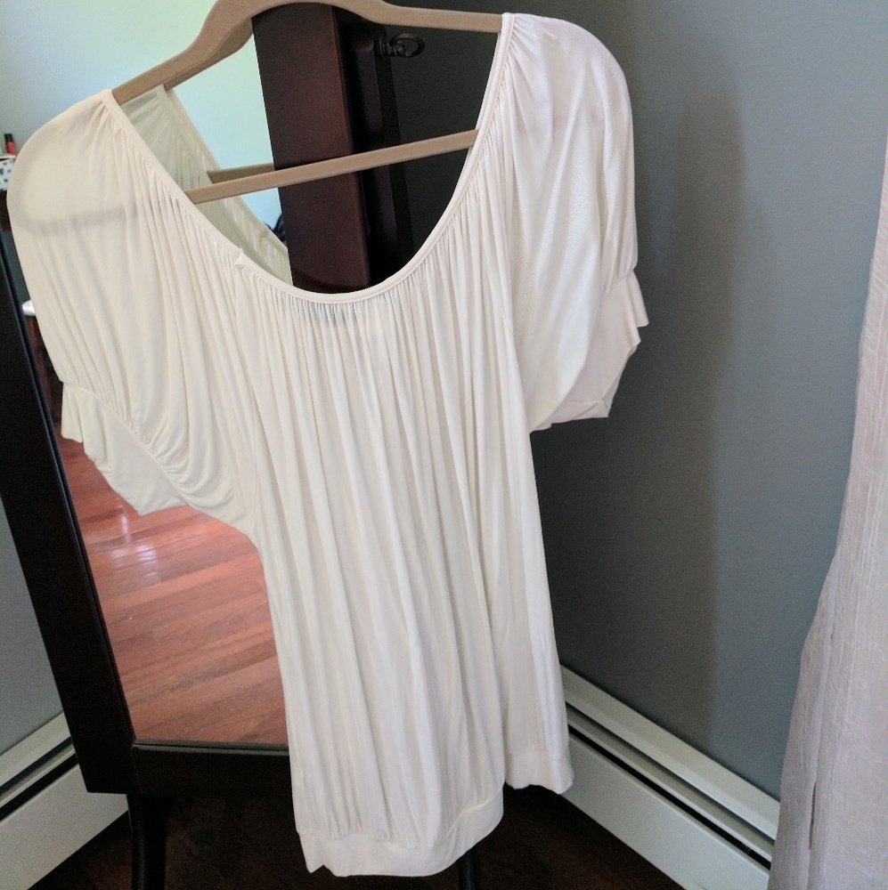 H&M flattering white top