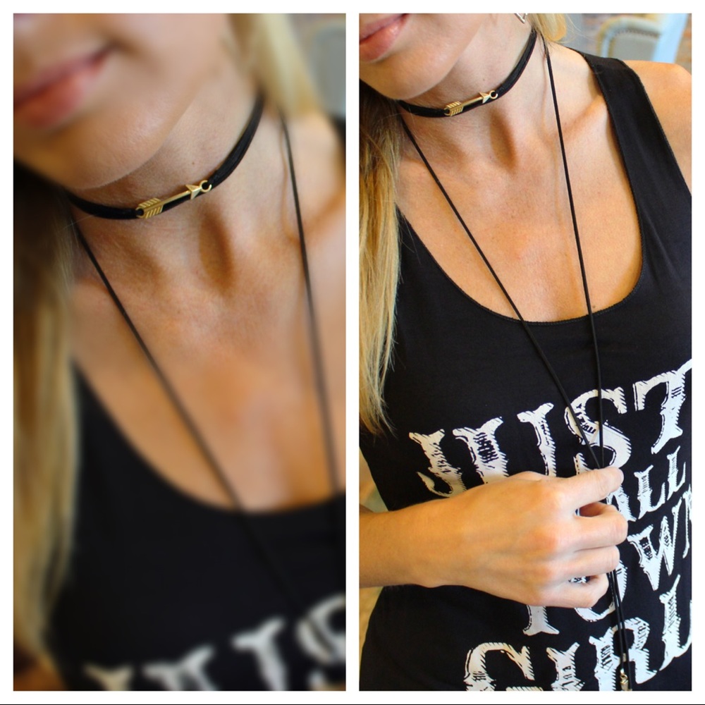 ✨LAST ONE✨Black vegan suede arrow choker necklace - Picture 2 of 2