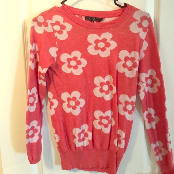 Sweater only worn once - Picture 1 of 1