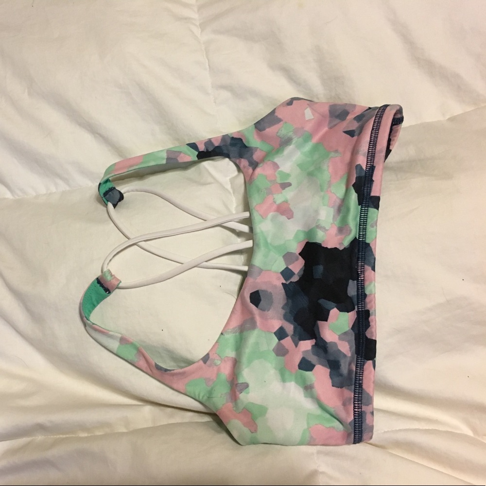 Lululemon sports bra