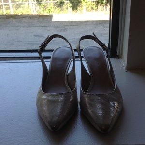 Antonio Melani gold slingbacks sz 7