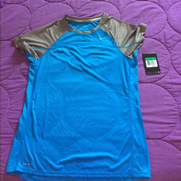 Nike Dri-Fit t-shirt - Picture 1 of 4