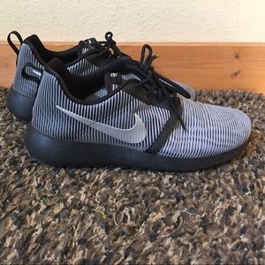 Nike Roshe One Flight Weight