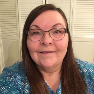 Meet your Posher, Debbie