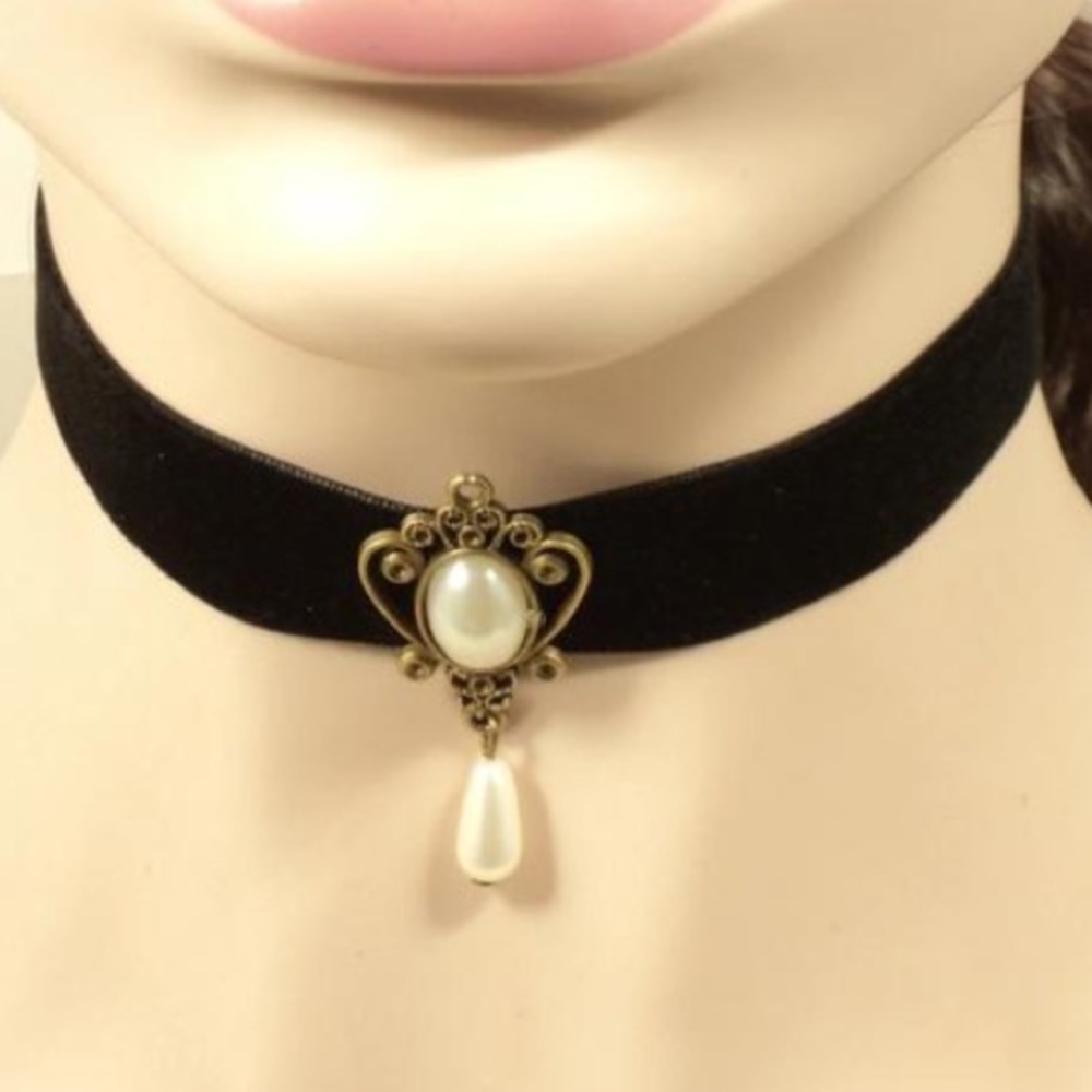 Pearl choker ❤