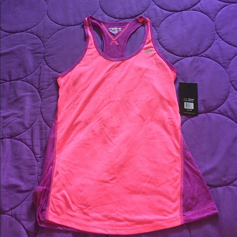 Marika tek Dry-wik. Performance tee