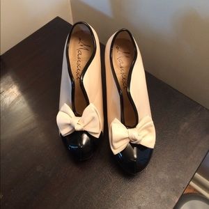 Bow tie heels