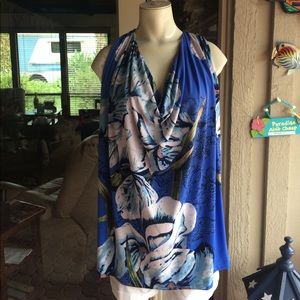 🦋SOLD🦋Blue and white summer top🐳
