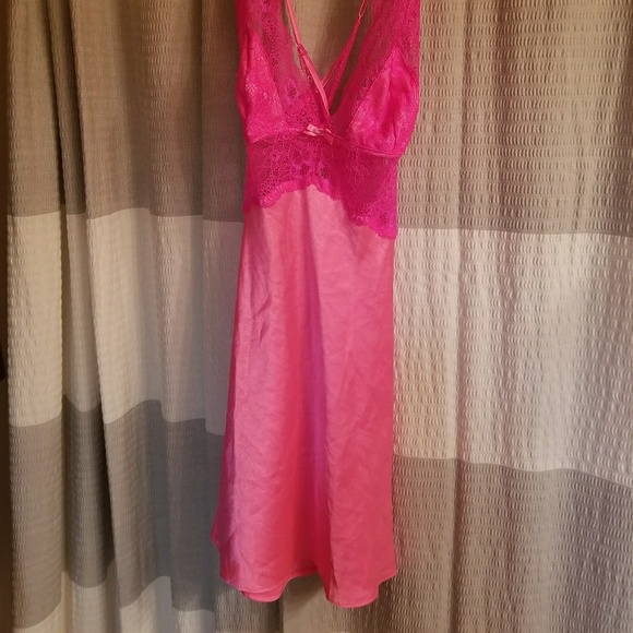 Hot Pink VS Silk nighty - Picture 2 of 4