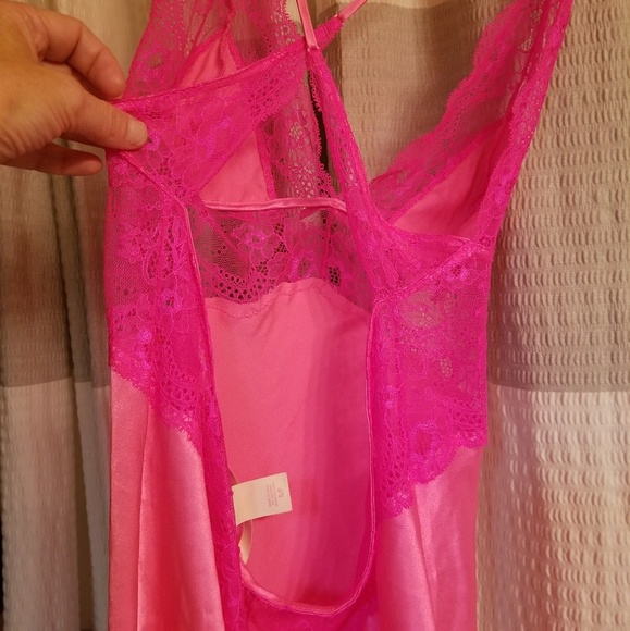 Hot Pink VS Silk nighty - Picture 4 of 4