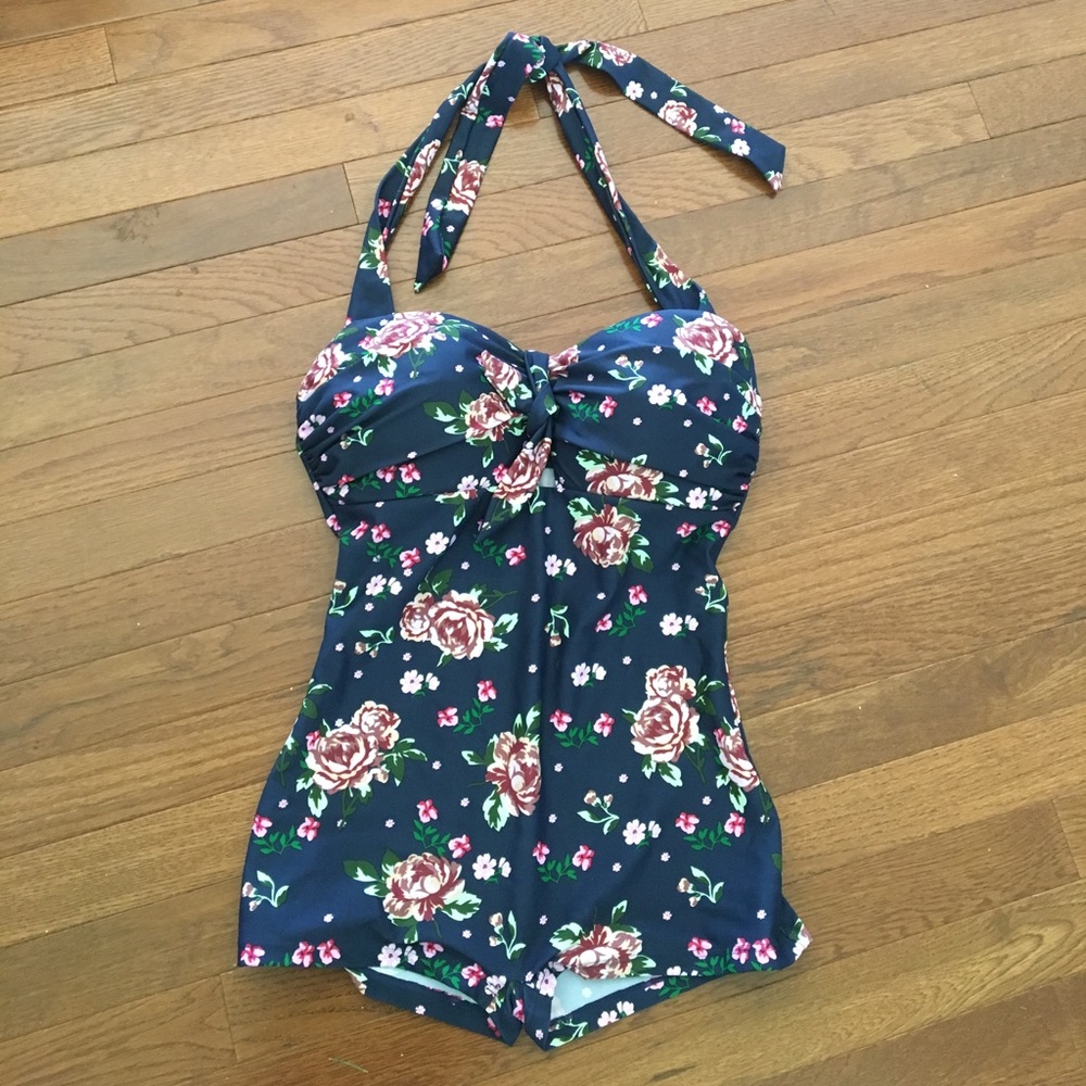 Unique Vintage Garbo boy leg swimsuit medium m
