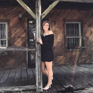 Meet your Posher, Kayla