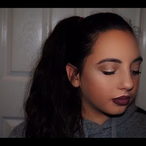 Meet your Posher, Mia