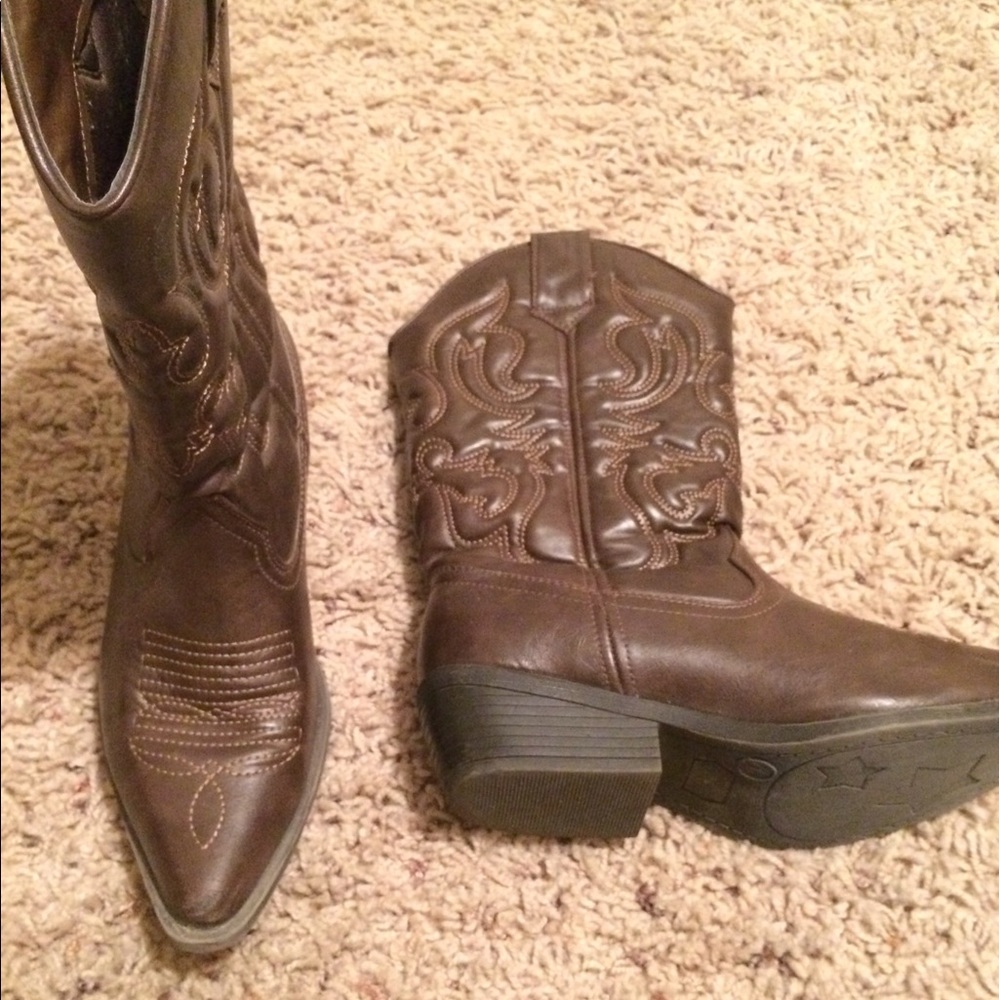 Brown leather point toe boots