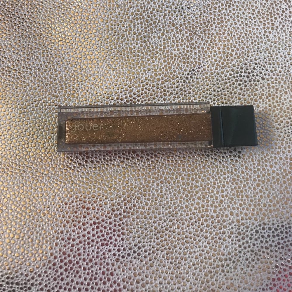 Jouer tan lines lip tipped