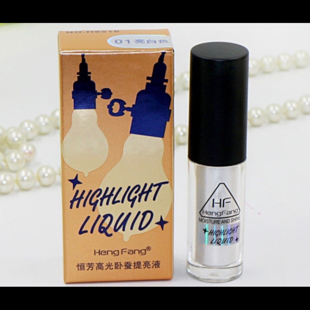 🦋Liquid Highlighter in Silver