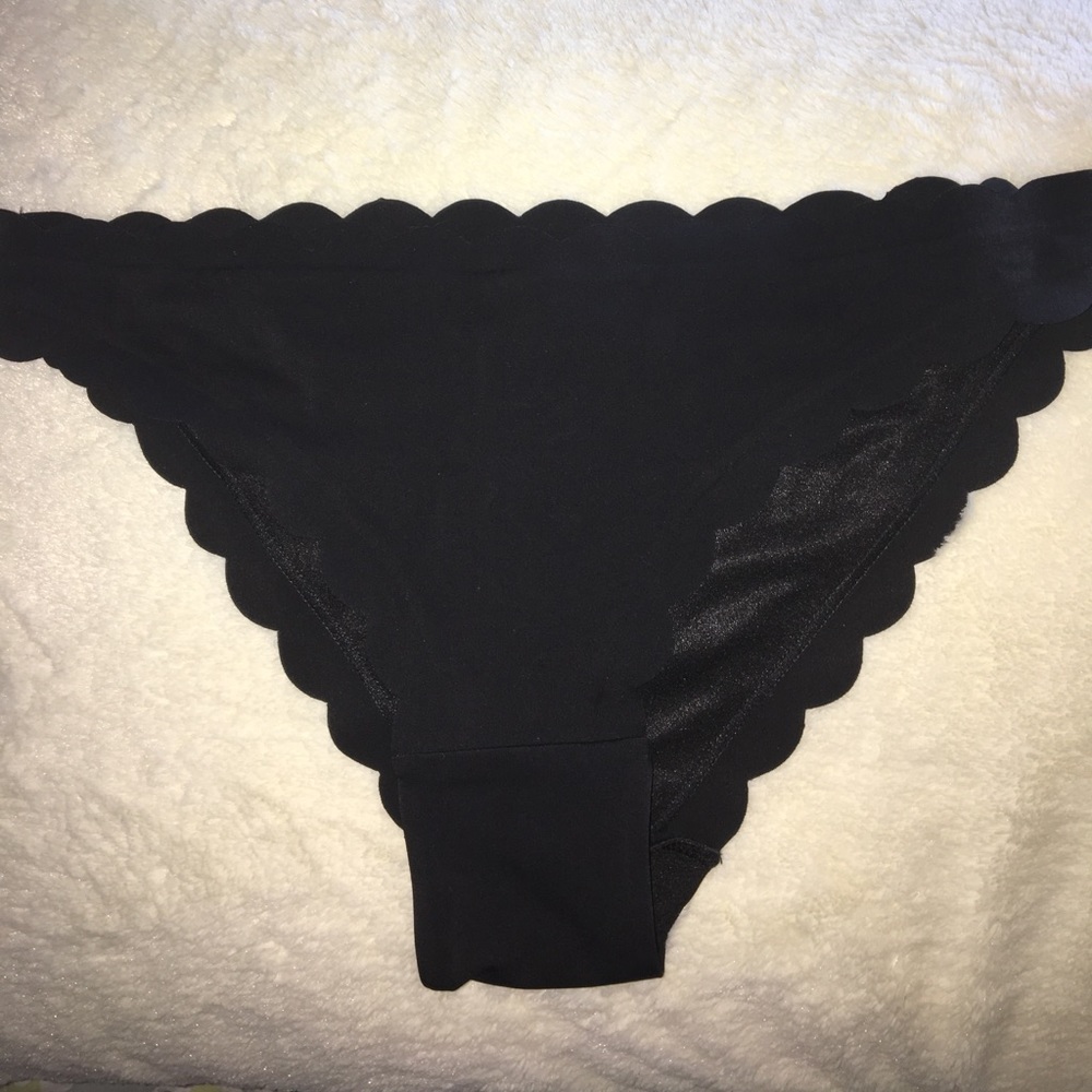H&M scalloped bikini bottoms