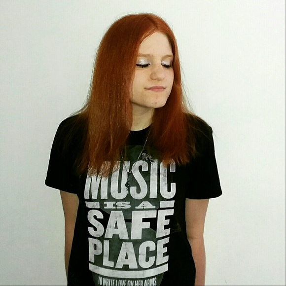 Meet your Posher, Stephanie - Picture 2 of 4