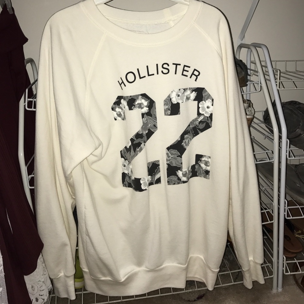 Hollister crew neck