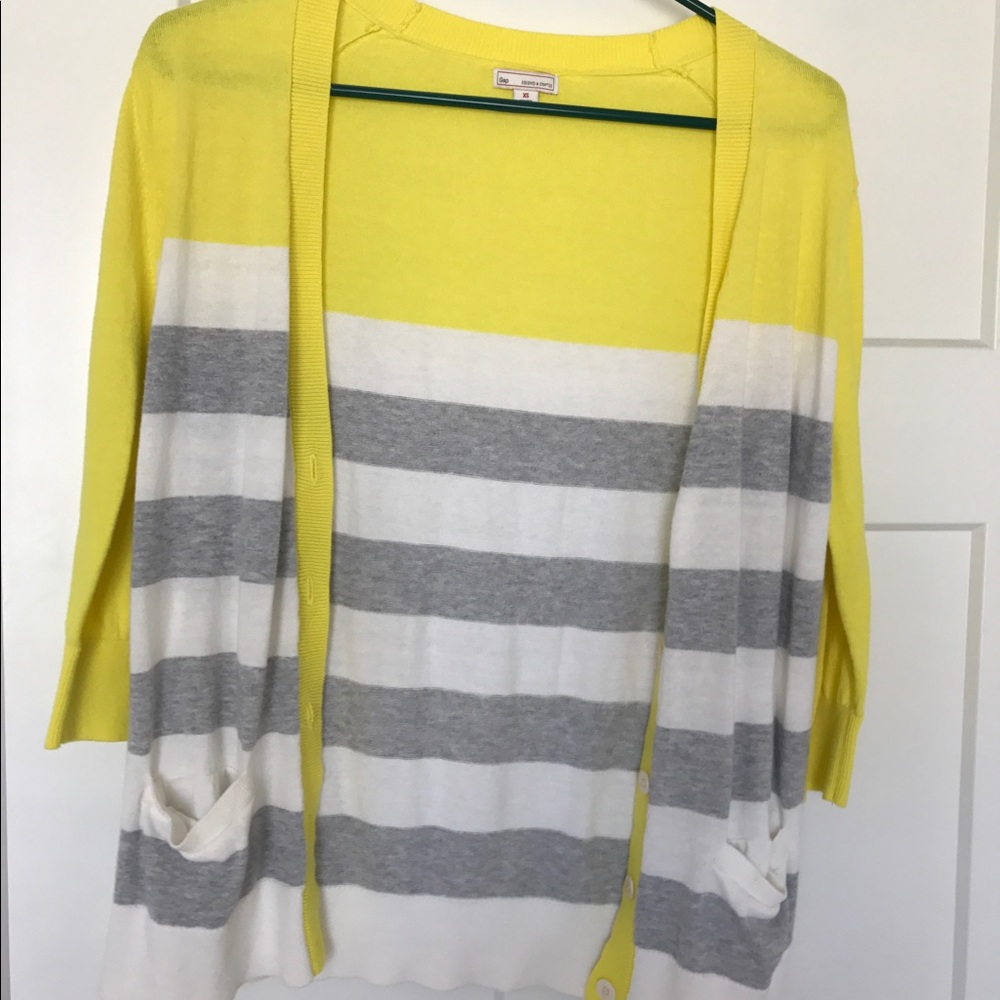 Gray and yellow Gap cardigan