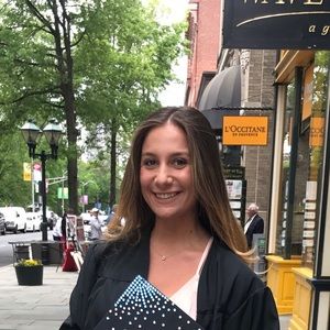 Meet your Posher, Olivia