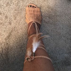 Qupid tie up sandals size 7