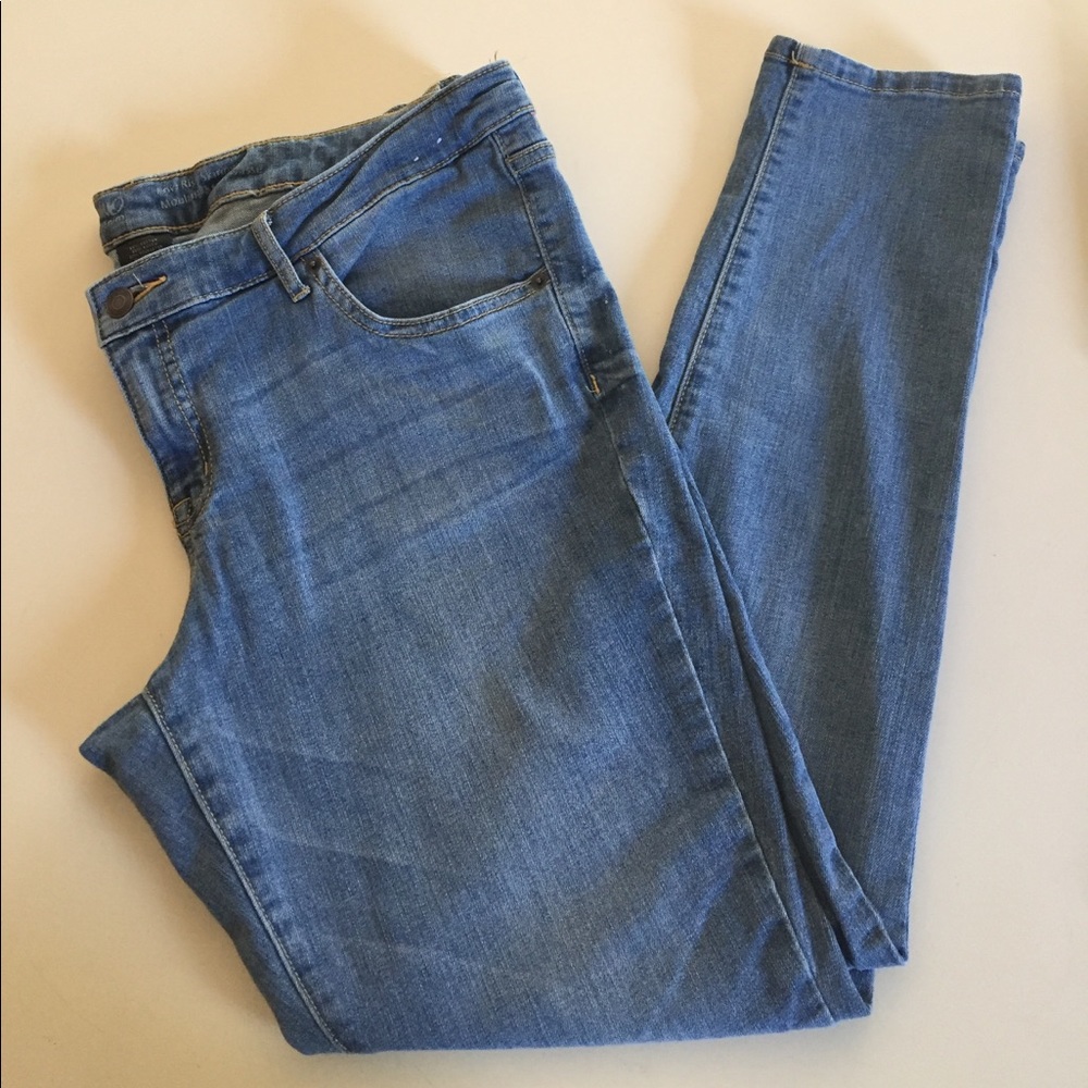 Mossimo Low Rise Skinnys! Sz 16!