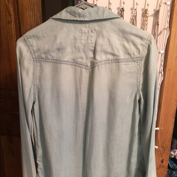 AMERICAN EAGLE NEVER WORN JEAN SHIRT - Picture 4 of 4