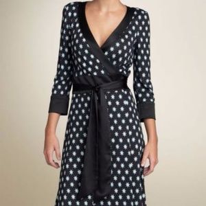 Diane von Furstenberg Taurus Star Wrap Dress sz 2