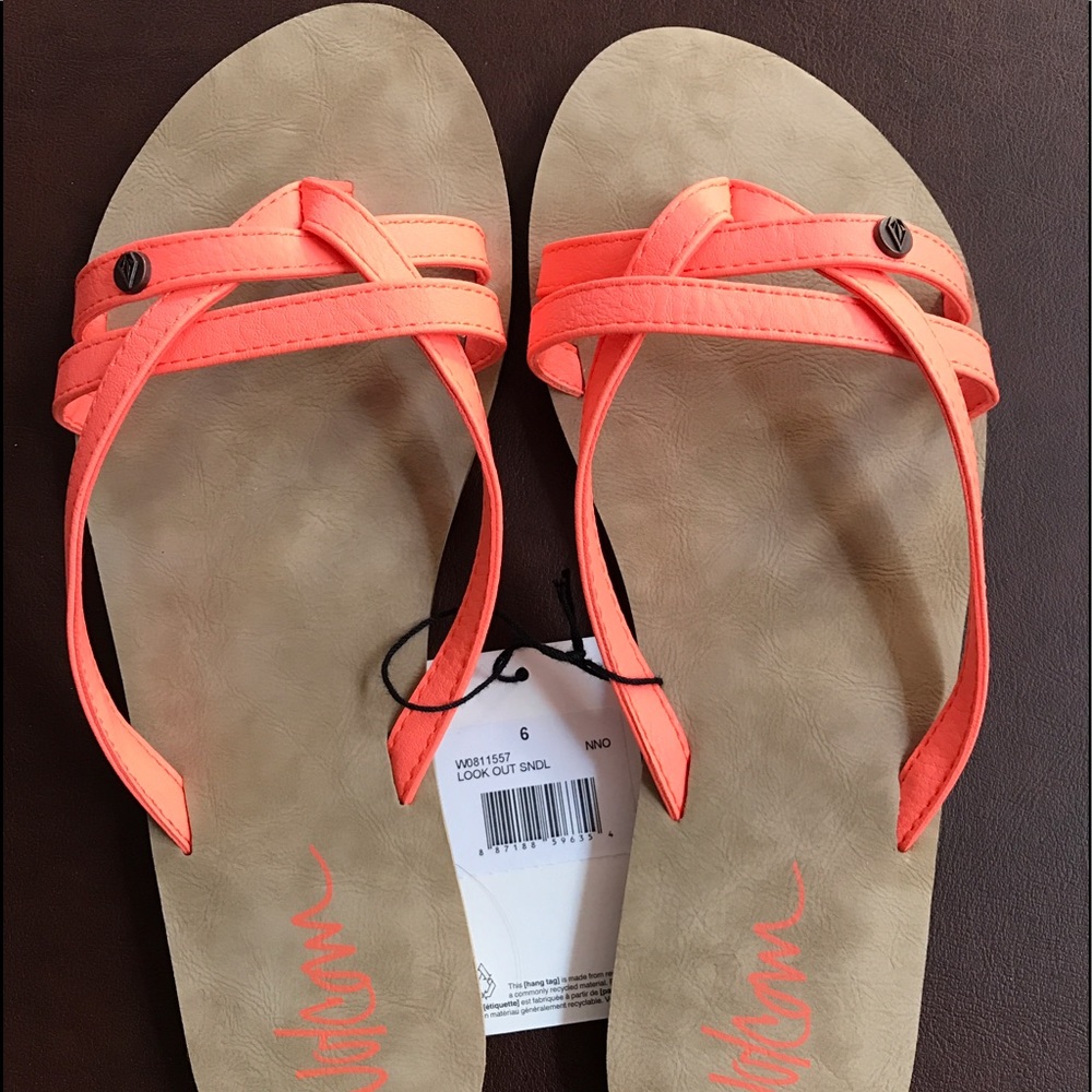 Super cute Volcom sandals!