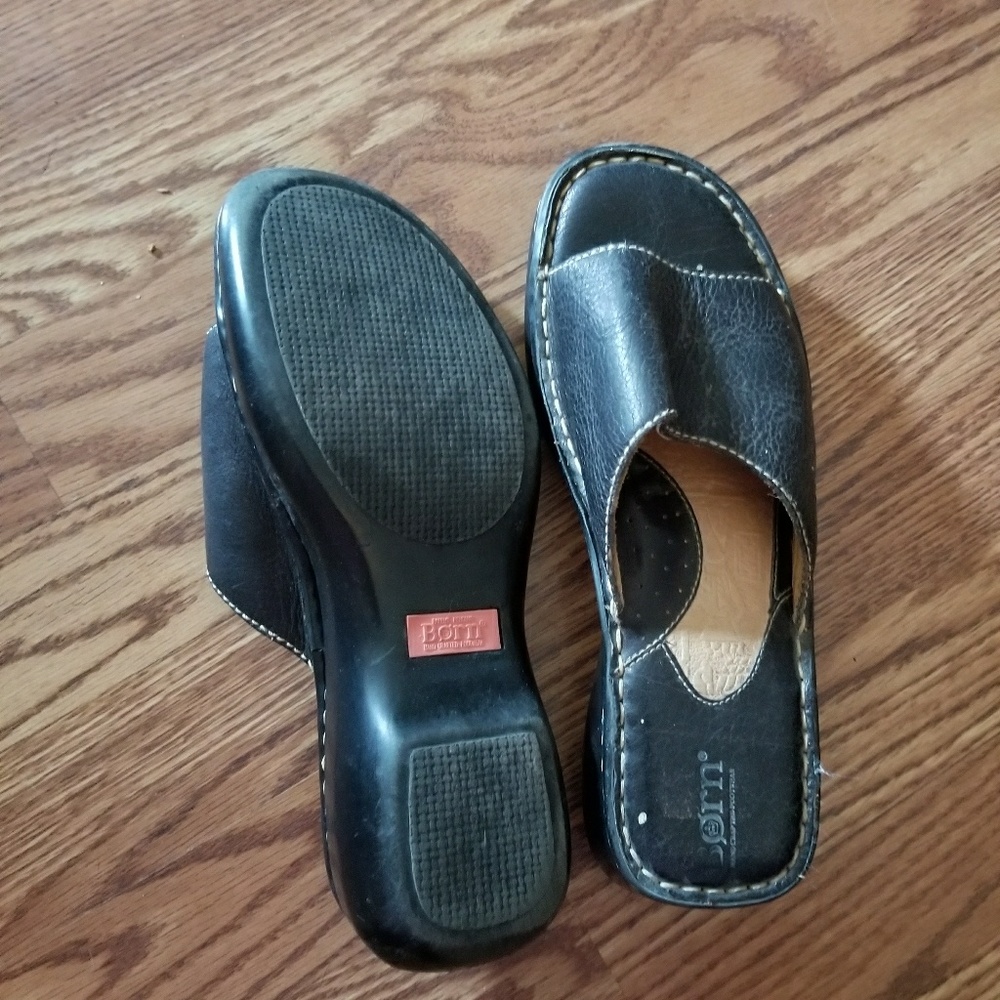 Born sandals