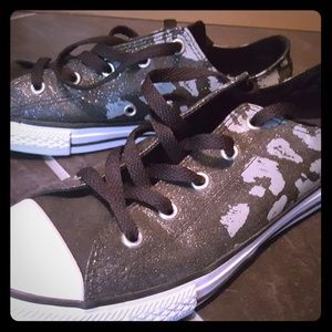 Youth converse black with leopard print
