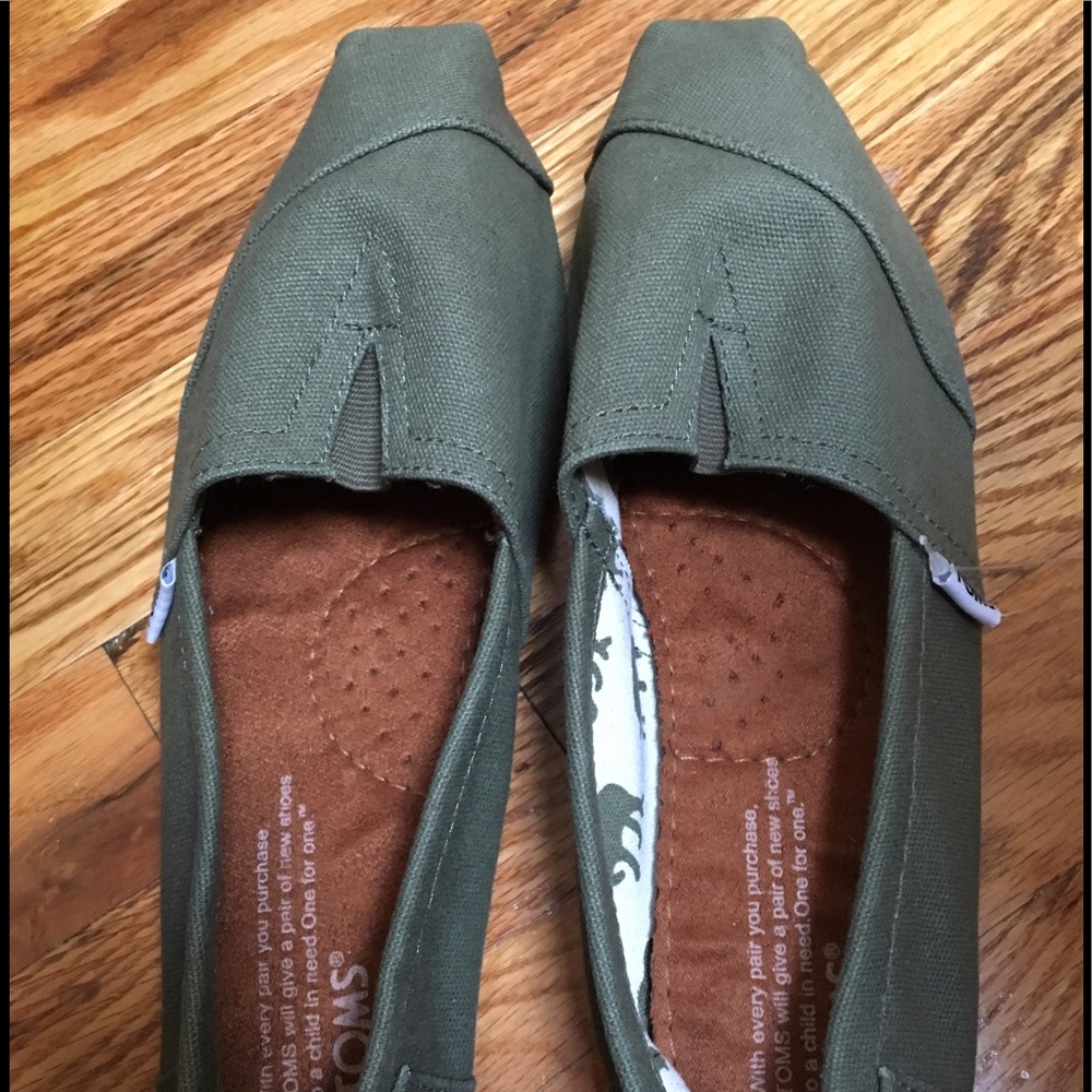 Green Toms Loafers, flats, slip-ons