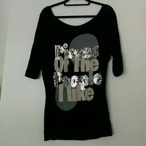 Loose fitting scoop neck sequin top