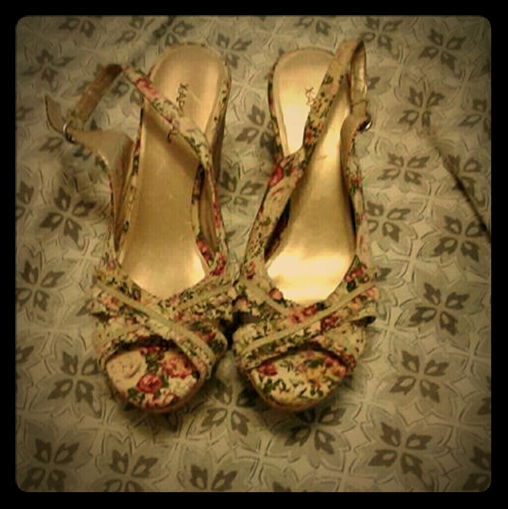 Floral Wedges