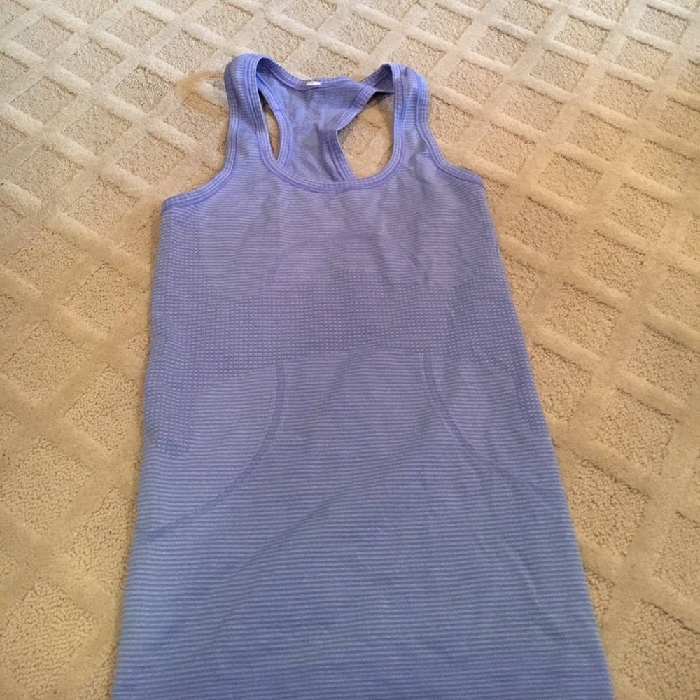 Perriwinkle lululemon tank top! Excellent conditio