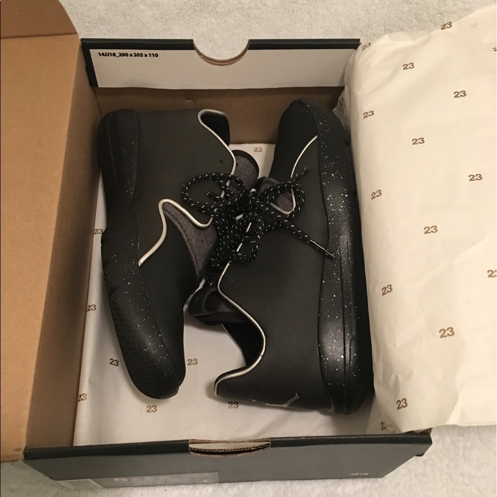 Jordan Eclipse Holiday BG