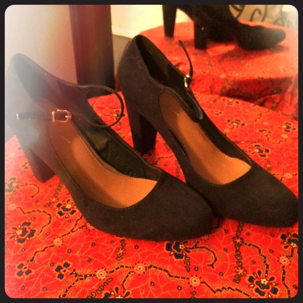 Pinup Blue Suede Heels with Retro Ankle Clasp
