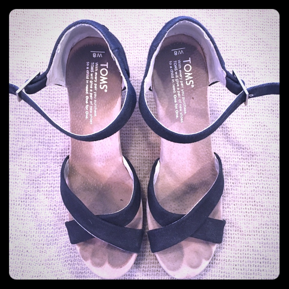 TOMS wedges