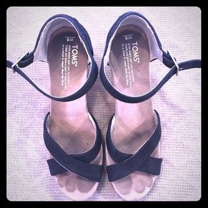 TOMS wedges