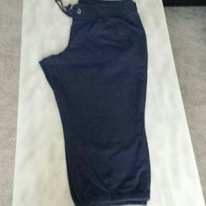 SZ 18 / 20 LB active capri sweatpants