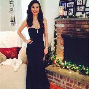 Xscape Black Mermaid Styled prom dress!