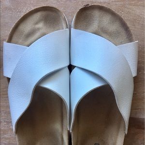 Mossimo white slip on sandals